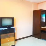 Oyo 348 Saithong Place