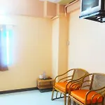 Oyo 348 Saithong Place
