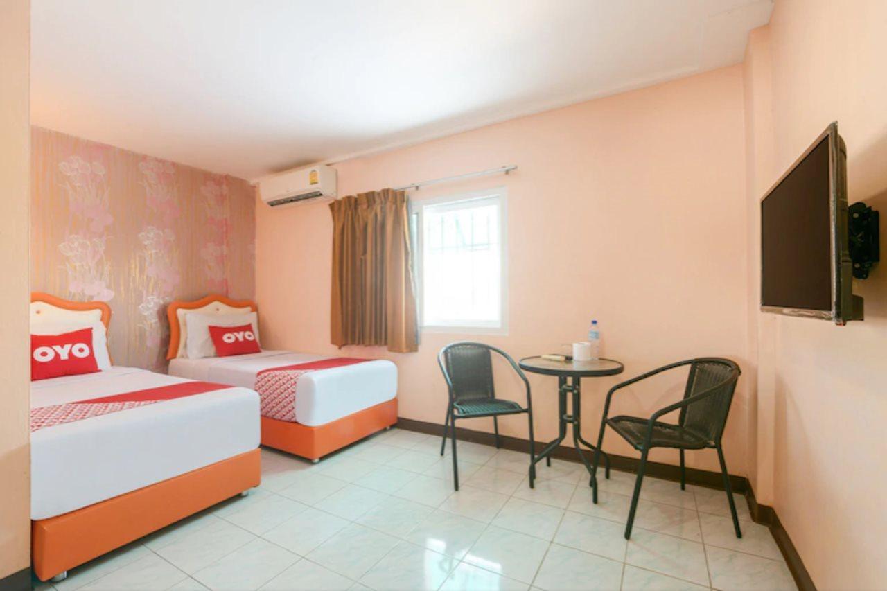 Hotel Oyo 348 Saithong Place 2*