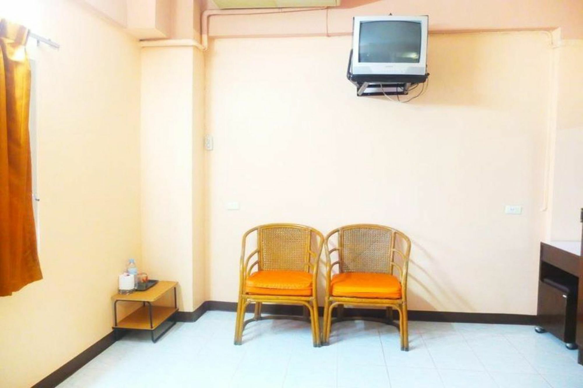 Oyo 348 Saithong Place Hotel