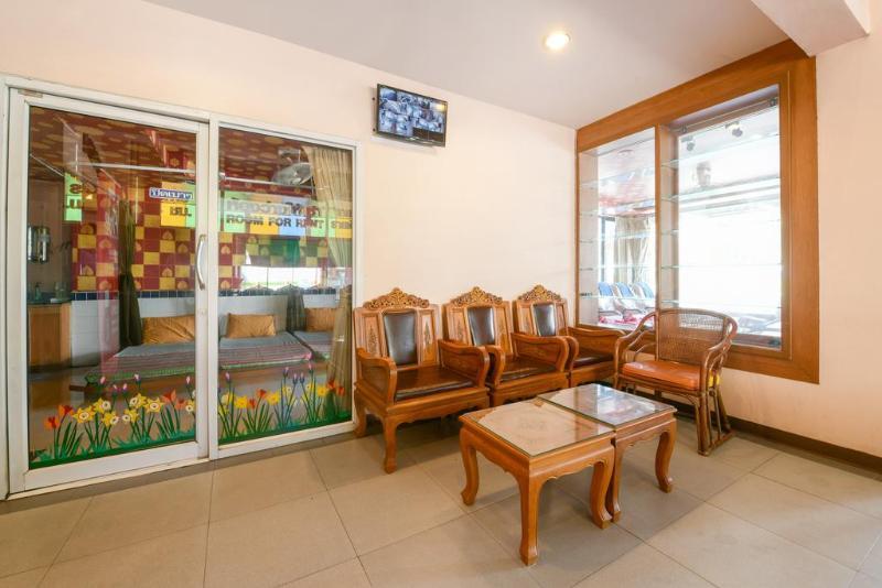 Oyo 348 Saithong Place 2*