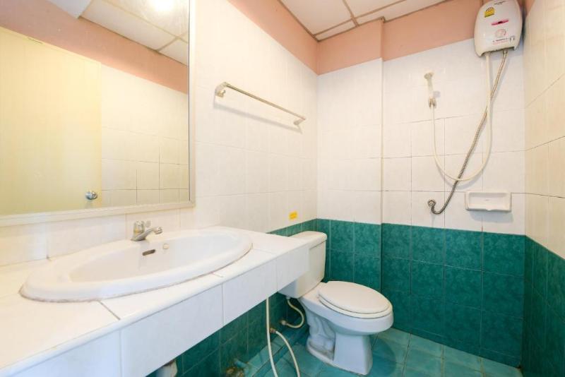 Hotel Oyo 348 Saithong Place 2*
